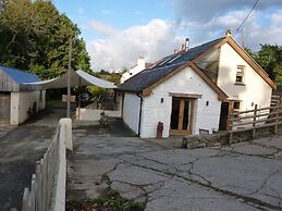 Ceridwen Glamping, Double decker Bus and Yurts