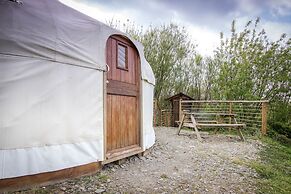 Ceridwen Glamping, Double decker Bus and Yurts