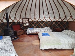 Ceridwen Glamping, Double decker Bus and Yurts