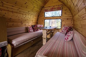 Ceridwen Glamping, Double decker Bus and Yurts