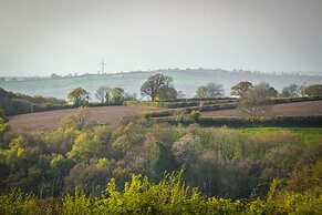 Ceridwen Glamping, Double decker Bus and Yurts