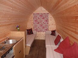 Ceridwen Glamping, Double decker Bus and Yurts