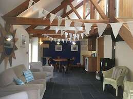 Ceridwen Glamping, Double decker Bus and Yurts