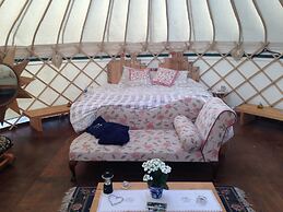 Ceridwen Glamping, Double decker Bus and Yurts