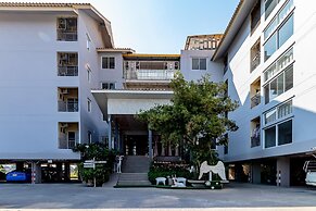 AA Resort Hotel
