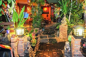 All In 1 Guesthouse Chiang Mai