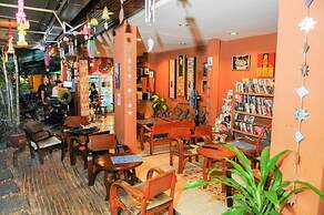 All In 1 Guesthouse Chiang Mai