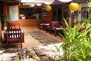 All In 1 Guesthouse Chiang Mai