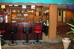 All In 1 Guesthouse Chiang Mai