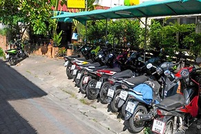 All In 1 Guesthouse Chiang Mai