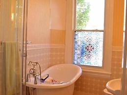 Manayunk Chambers Guest House