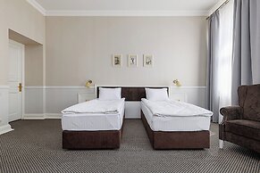 Modern Art Hotel - Maestro