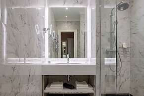 Modern Art Hotel - Maestro