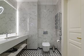 Modern Art Hotel - Maestro