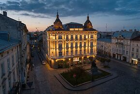 Modern Art Hotel - Maestro