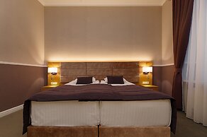 Modern Art Hotel - Maestro
