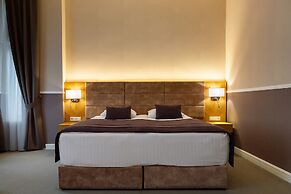 Modern Art Hotel - Maestro