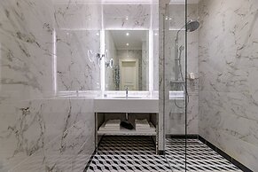 Modern Art Hotel - Maestro