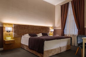 Modern Art Hotel - Maestro