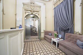 Modern Art Hotel - Maestro
