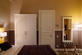 Modern Art Hotel - Maestro