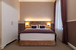 Modern Art Hotel - Maestro