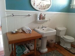 Hunter House Bed and Breakfast