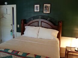 Hunter House Bed and Breakfast