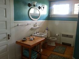 Hunter House Bed and Breakfast