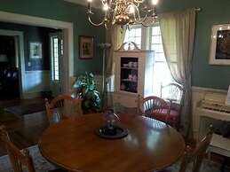 Hunter House Bed and Breakfast