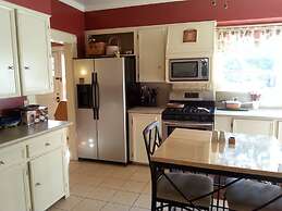 Hunter House Bed and Breakfast