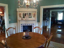 Hunter House Bed and Breakfast