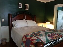 Hunter House Bed and Breakfast