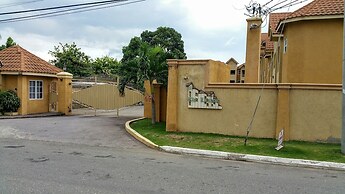 Modern London Decor Guest Apartments