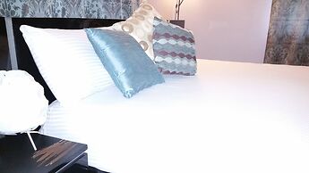 Modern London Decor Guest Apartments