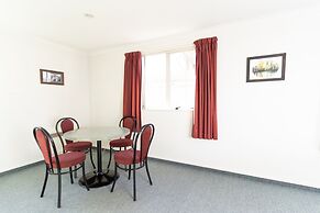 Alexandra Heights Motel