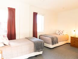 Alexandra Heights Motel