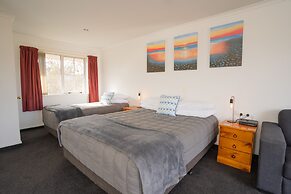 Alexandra Heights Motel