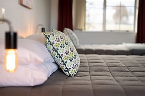 Alexandra Heights Motel