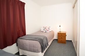 Alexandra Heights Motel