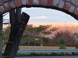 Alexandra Heights Motel