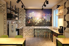 Moiri Guesthouse - Hostel