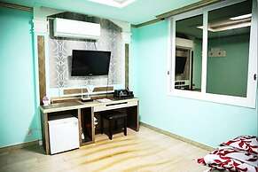 Moiri Guesthouse - Hostel