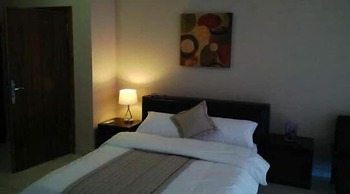 Murex Plaza Hotel & Suites