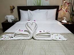 Murex Plaza Hotel & Suites