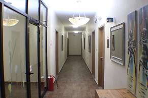 Murex Plaza Hotel & Suites