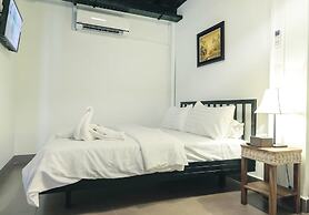 Feliz Hostel Cafe & Bar