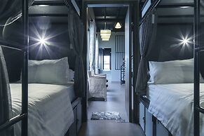 Feliz Hostel Cafe & Bar