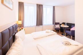 Bernstein Acamed Resort