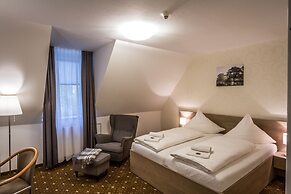 Bernstein Acamed Resort